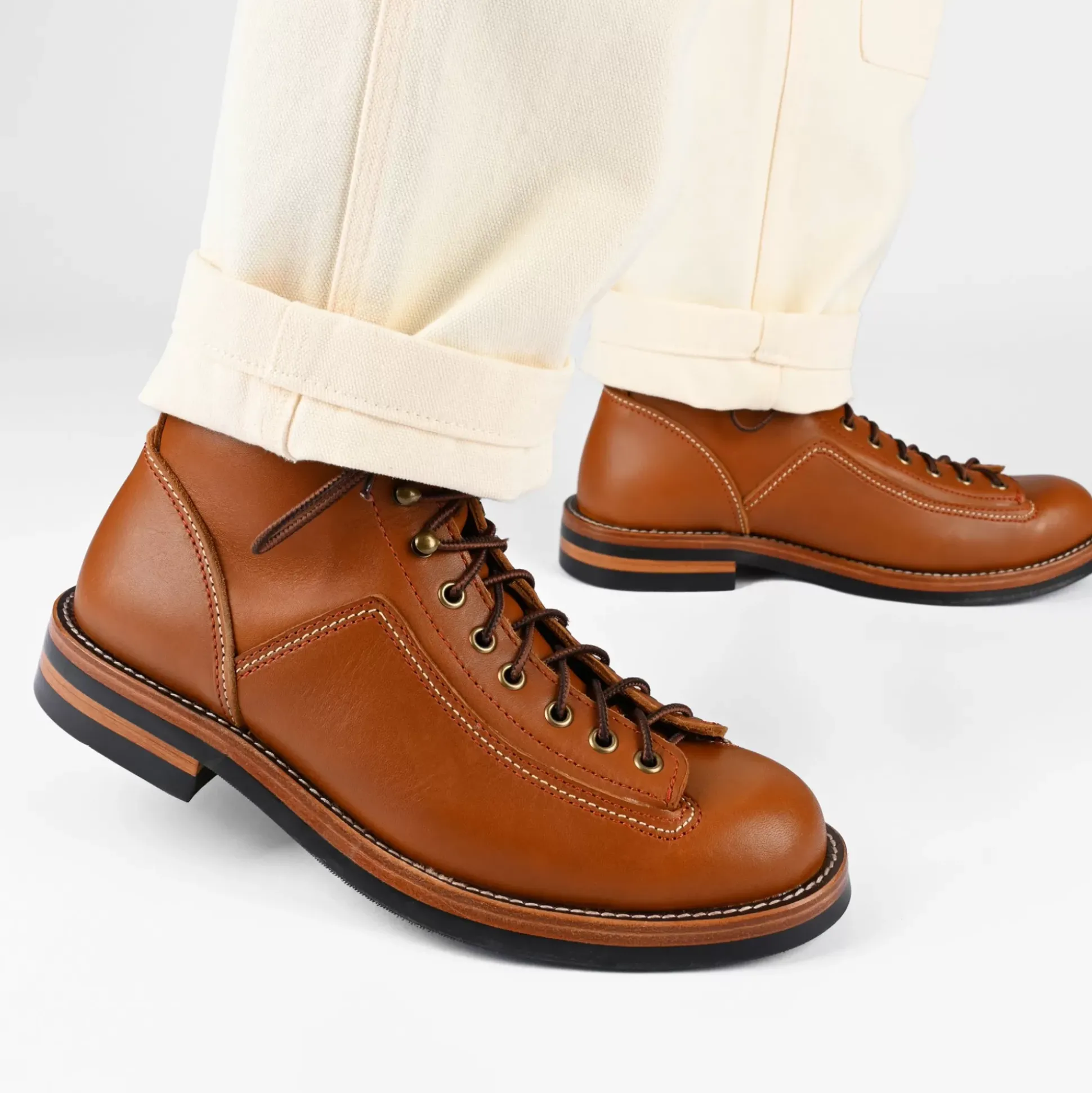 Model 007 Boot In Honey