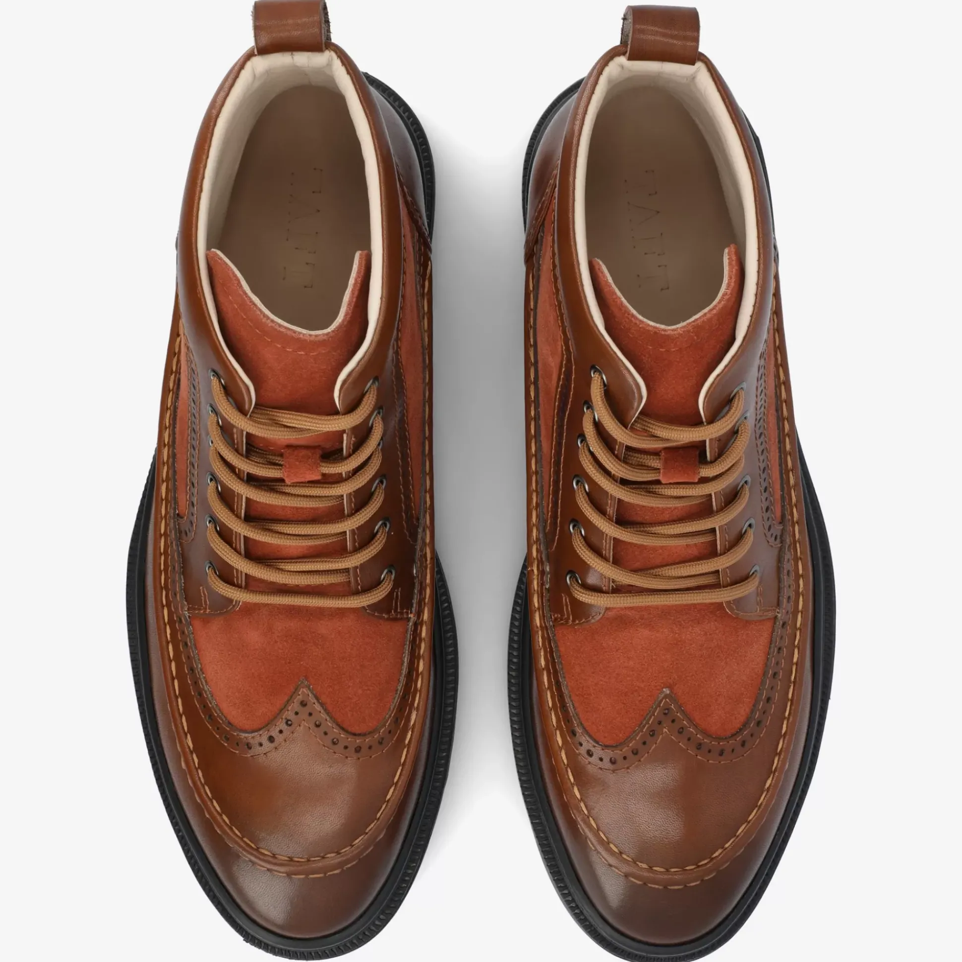 Model 008 Boot In Honey
