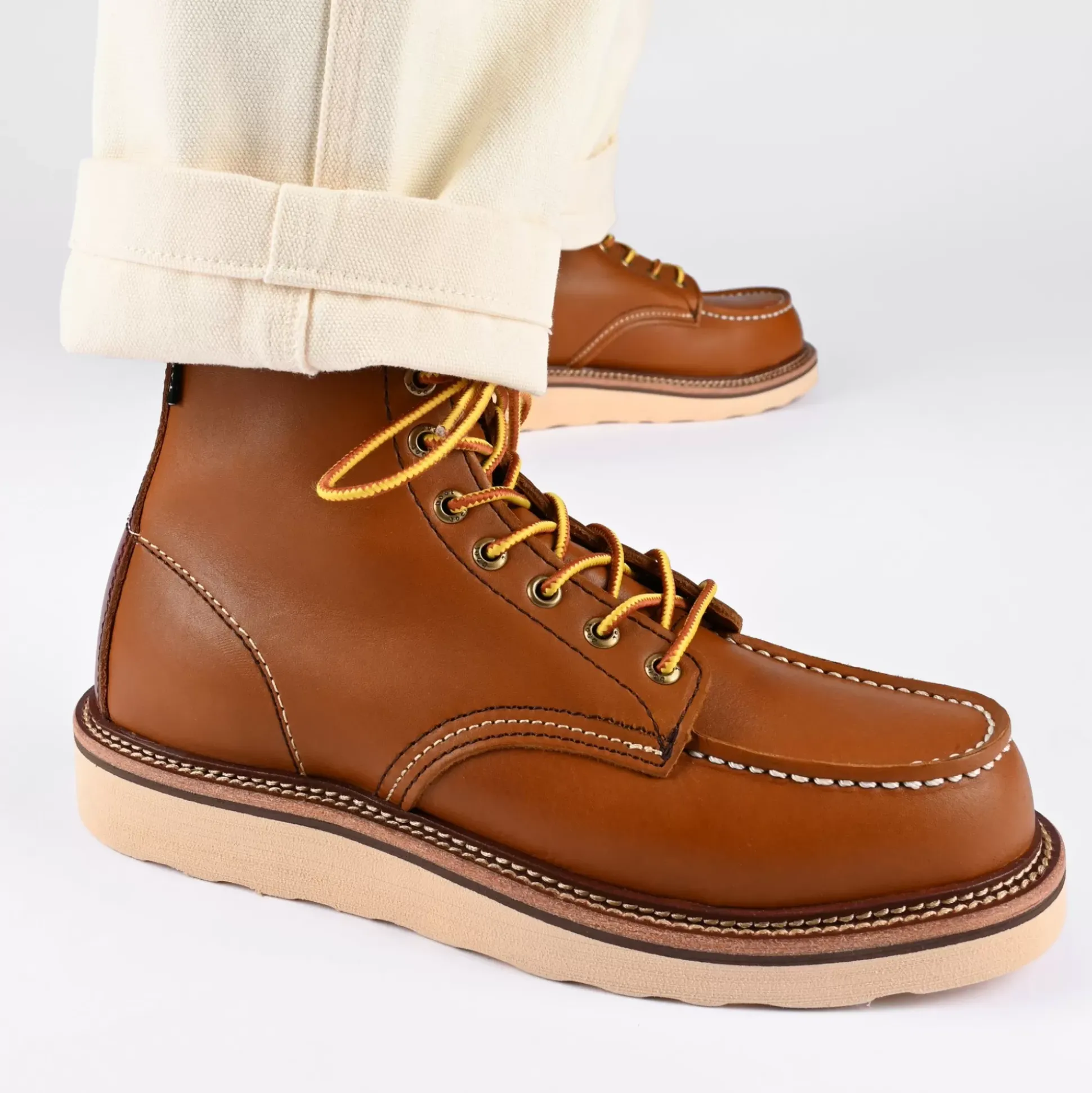 Model 002 Boot In Honey