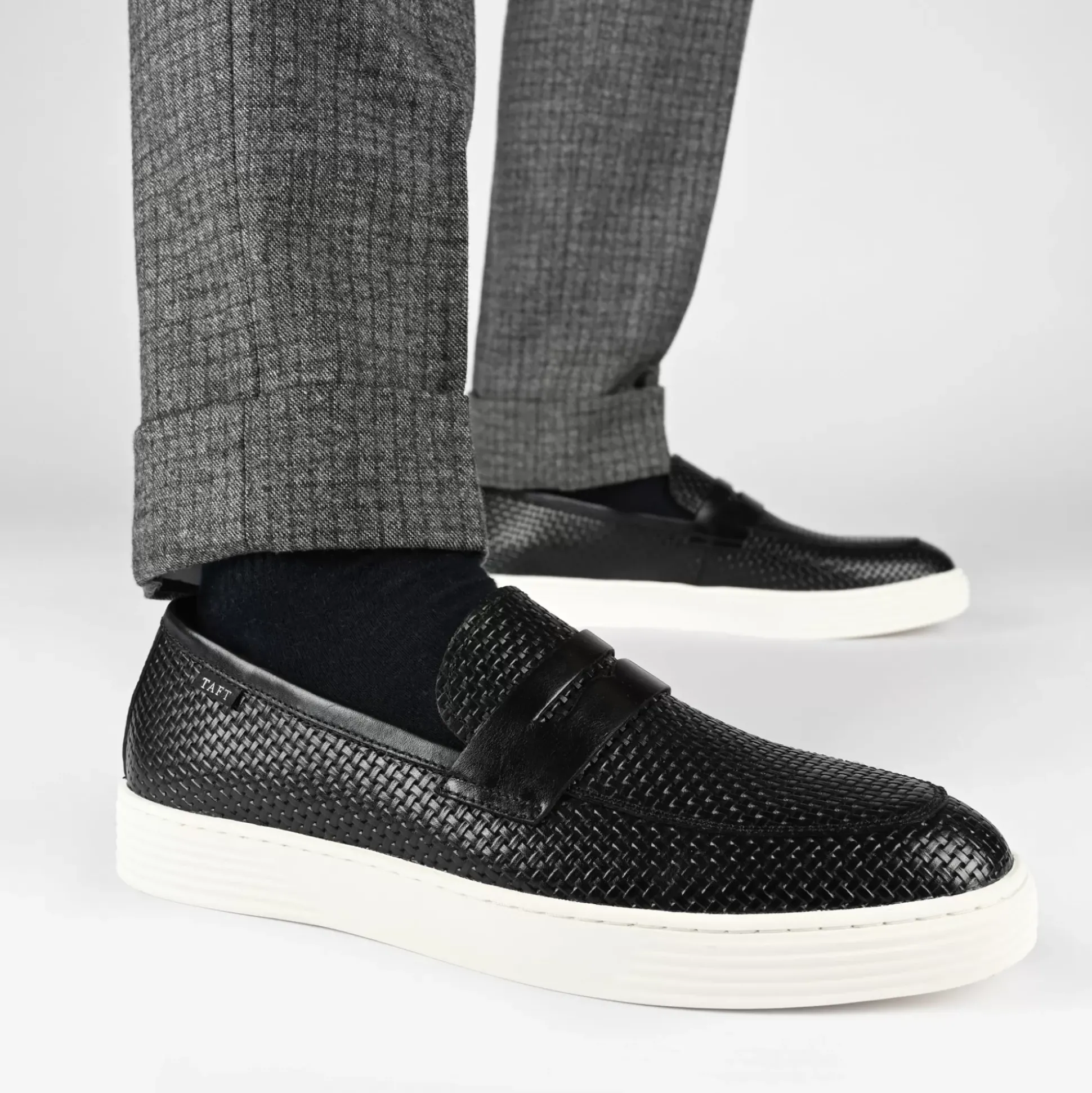 Model 106 Loafer In Black