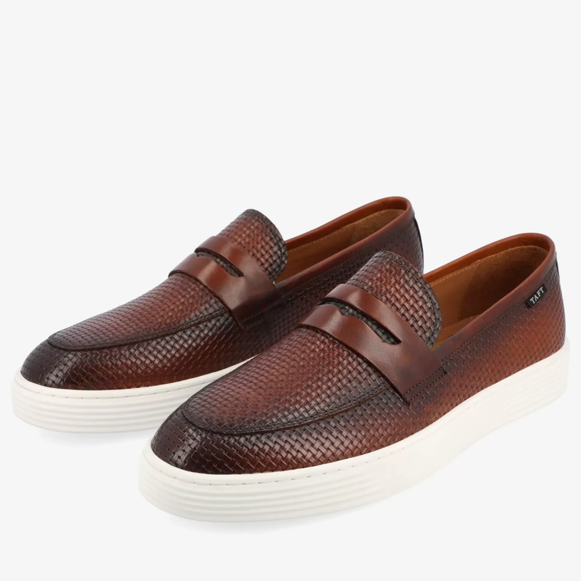 Model 106 Loafer In Chili
