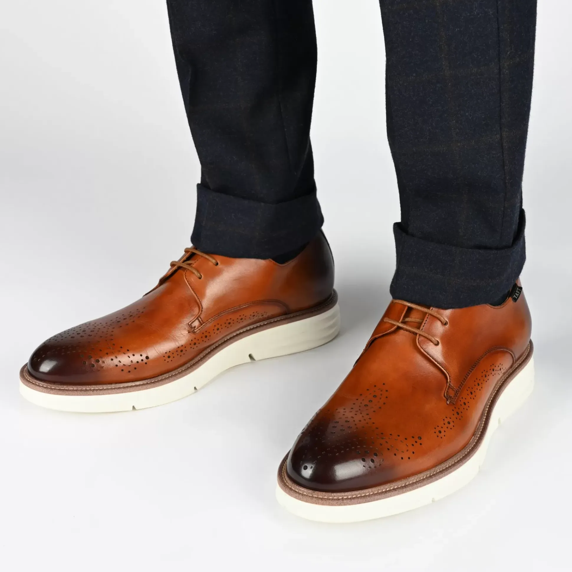 Model 104 Shoe In Honey